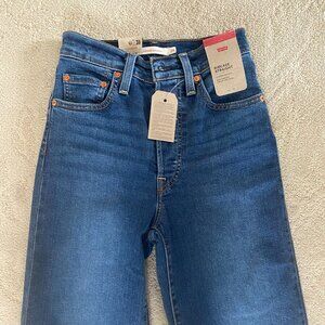 Levi's Ribcage Straight Leg Size 24 Brand New